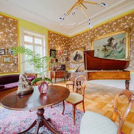 Bed & Breakfast Chateau De Bezyl 3*