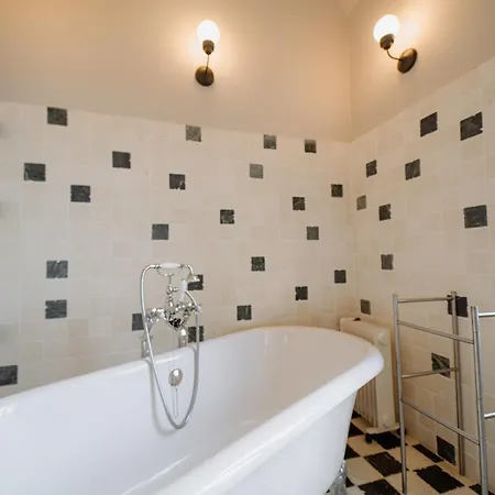 Chateau De Bezyl 3*