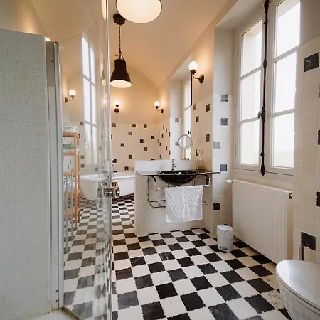 Chateau De Bezyl Bed & Breakfast 3*